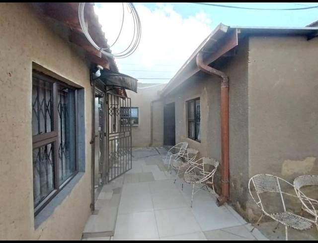 1 BEDROOM HOUSE FOR SALE IN PIMVILLE